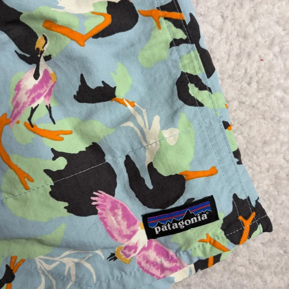 Patagonia Baggies 5 Inseam Shorts Spoonbill Blue Bird Print 58034 Men Small